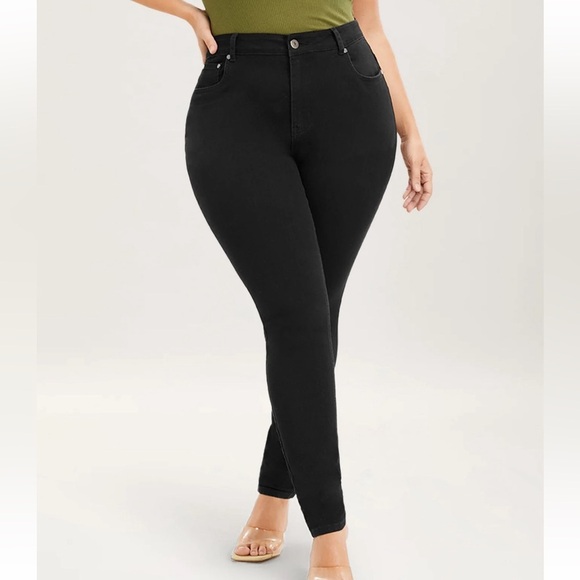 BloomChic Plus Size Skinny Very Stretchy High Rise Black Wash Sculpt Waist Jeans - Picture 1 of 8